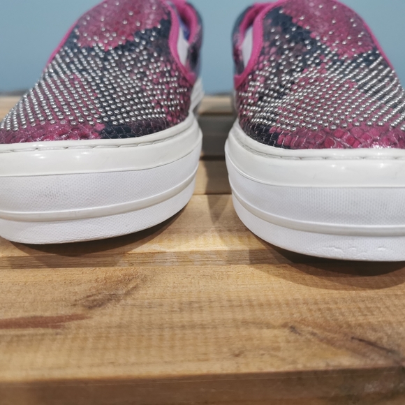 💯% Authentic Ferragamo Shoes in Pink fuchsia - Picture 3 of 16